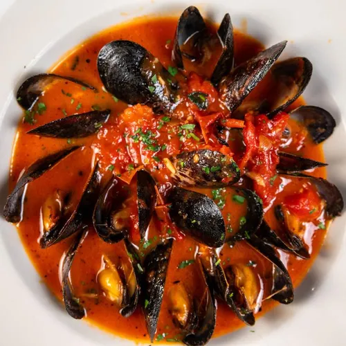 Mussels in tomato-sage broth at Benvenuti's